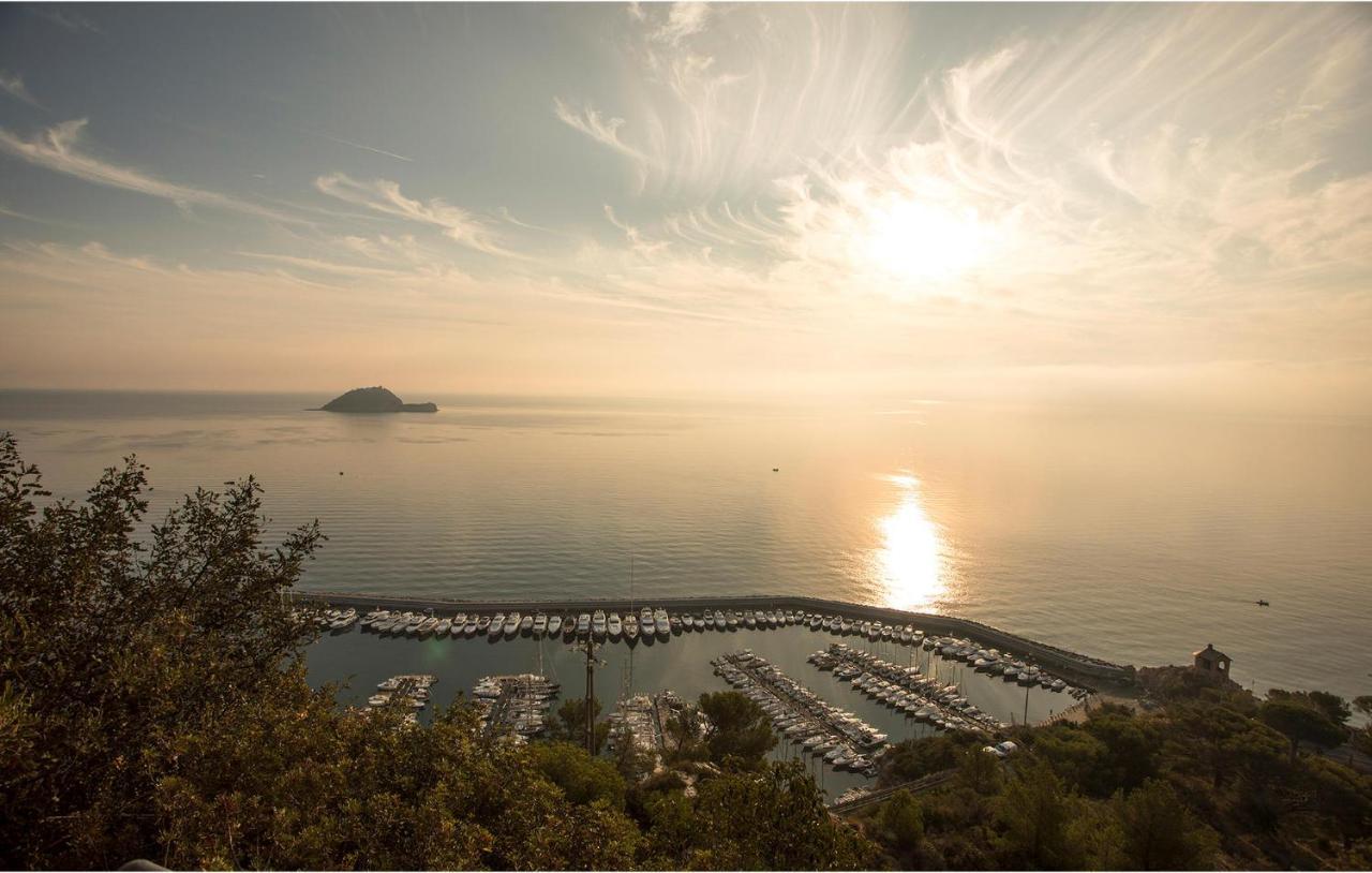 Gorgeous Apartment In Andora With House Sea View Exterior photo